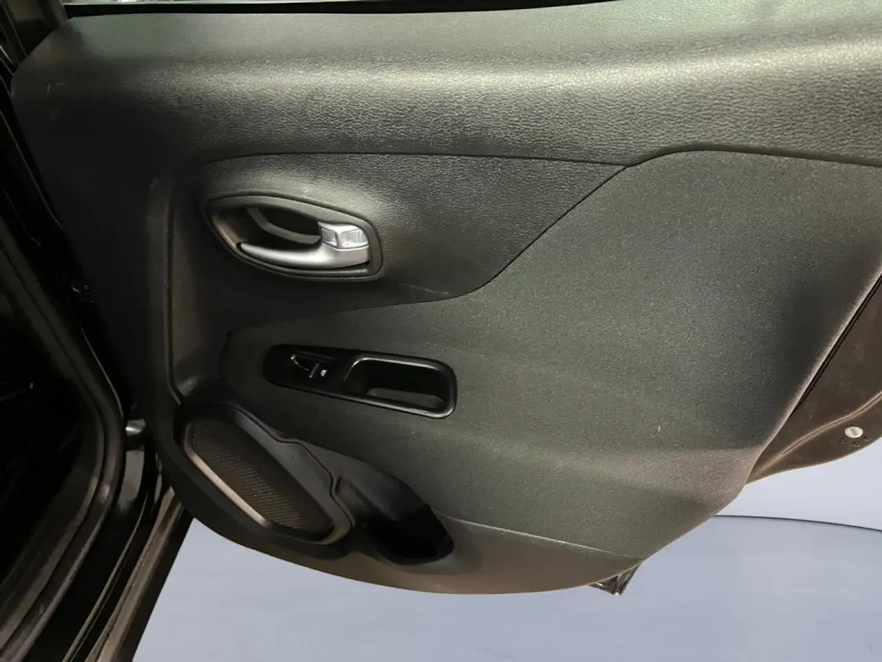 Jeep Renegade снимка Jeep Renegade
