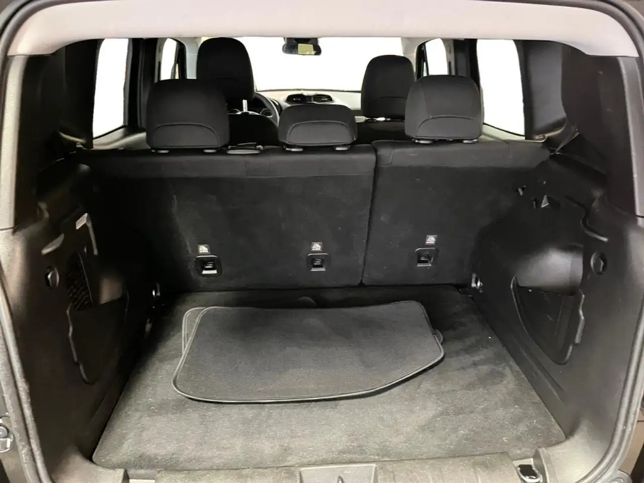 Jeep Renegade снимка Jeep Renegade