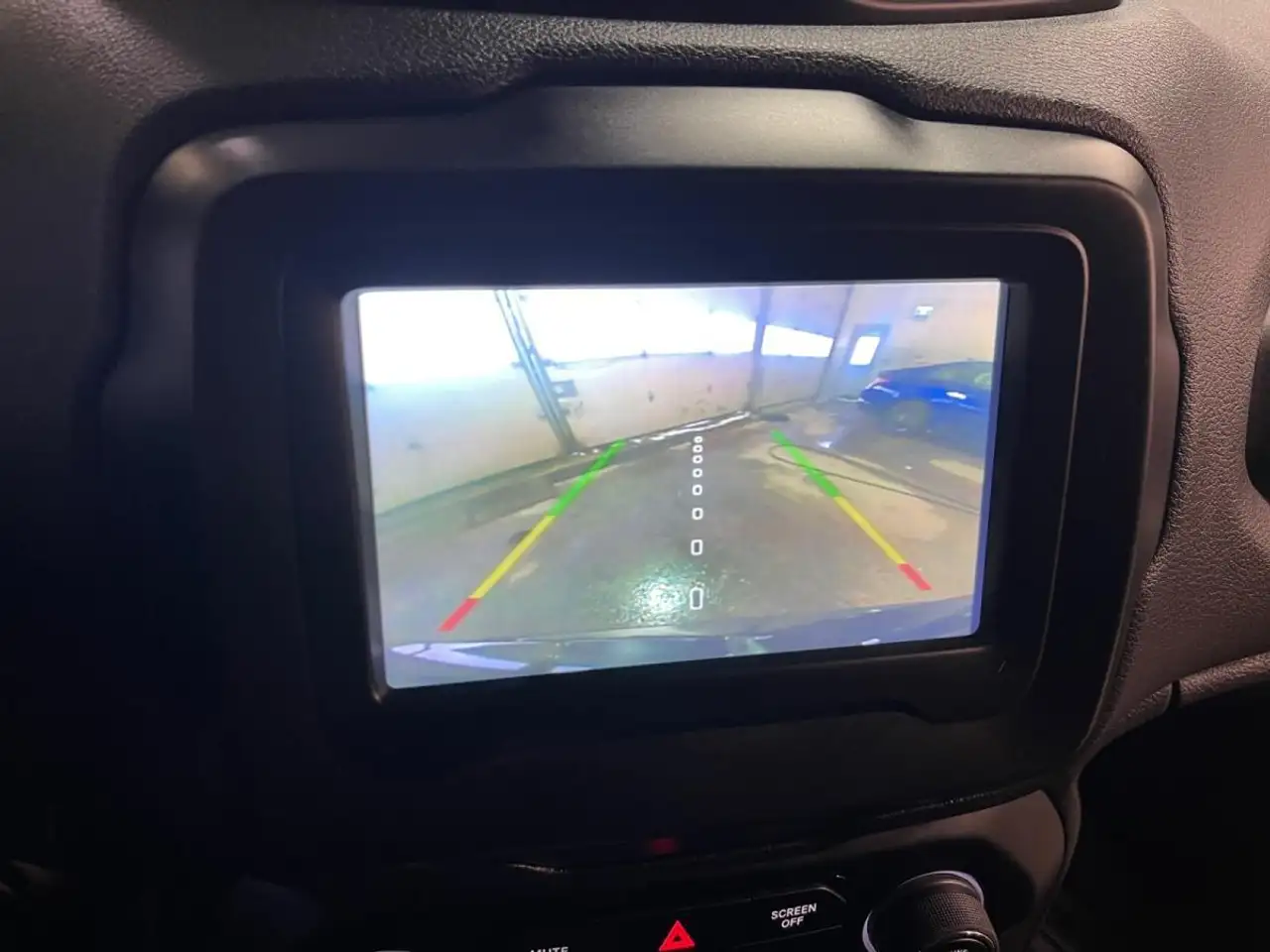 Jeep Renegade снимка Jeep Renegade