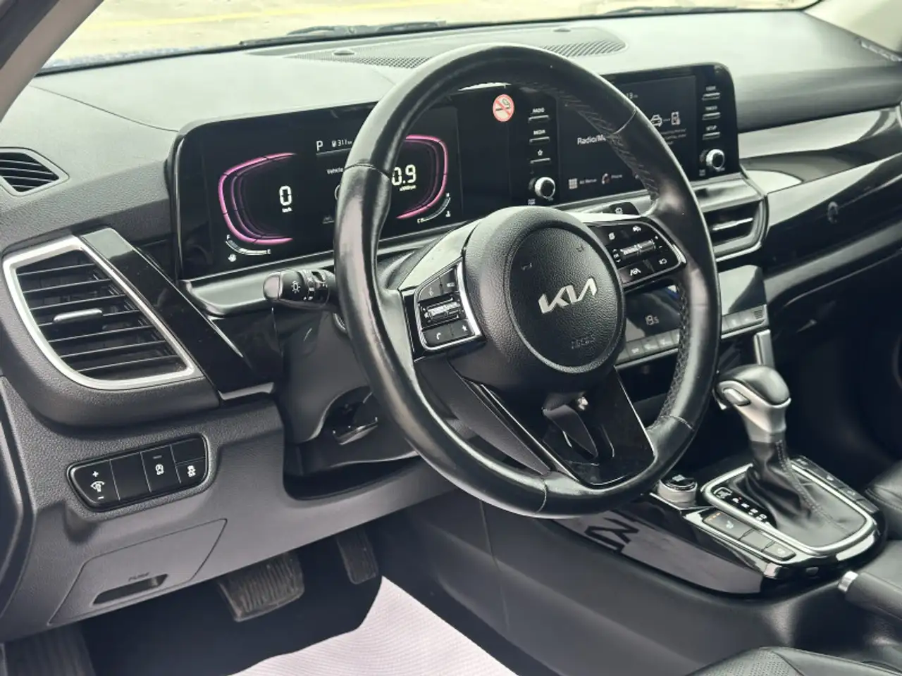 Kia Seltos снимка Kia Seltos