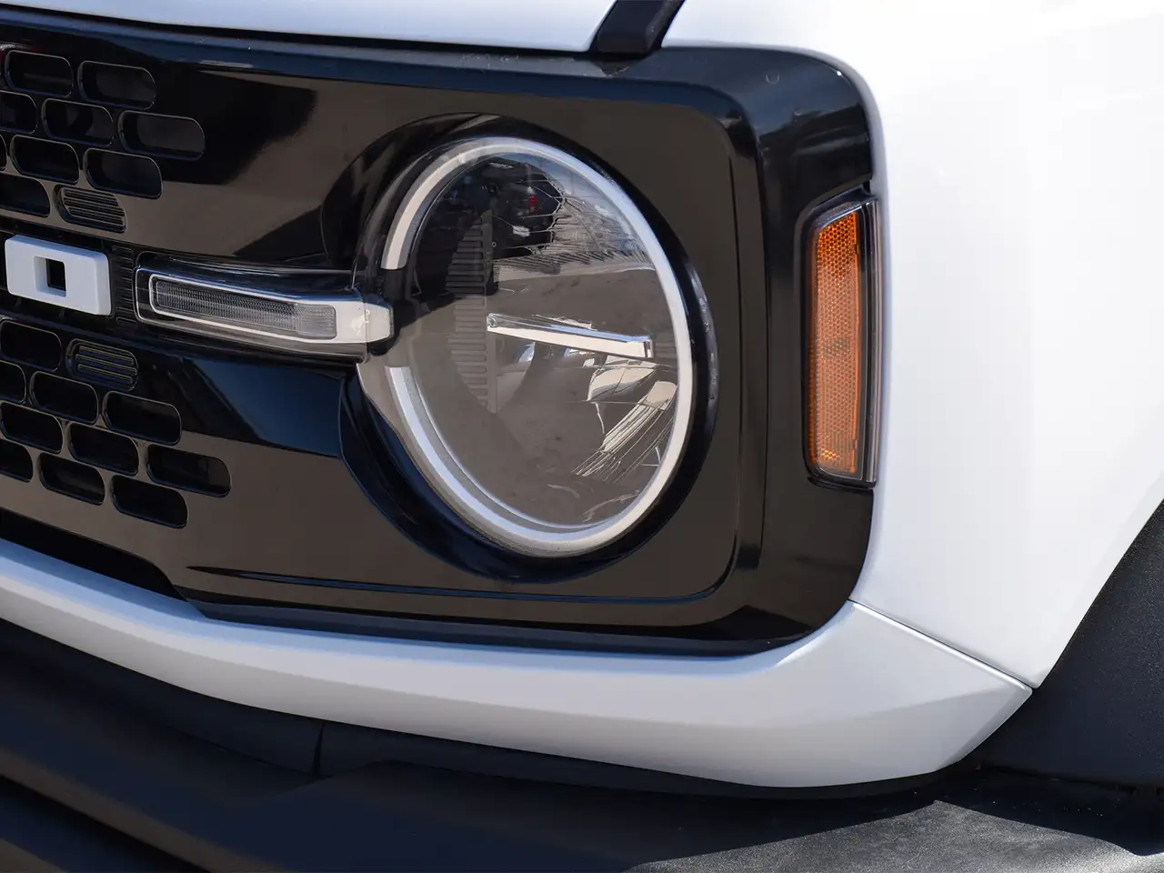 Ford Bronco photo Ford Bronco