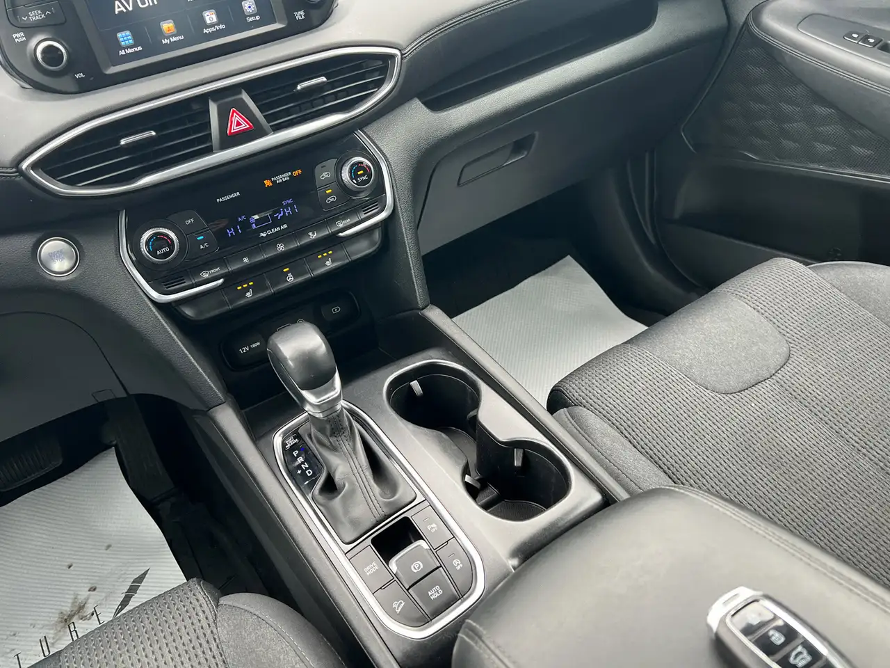 Hyundai SANTA FE снимка Hyundai SANTA FE