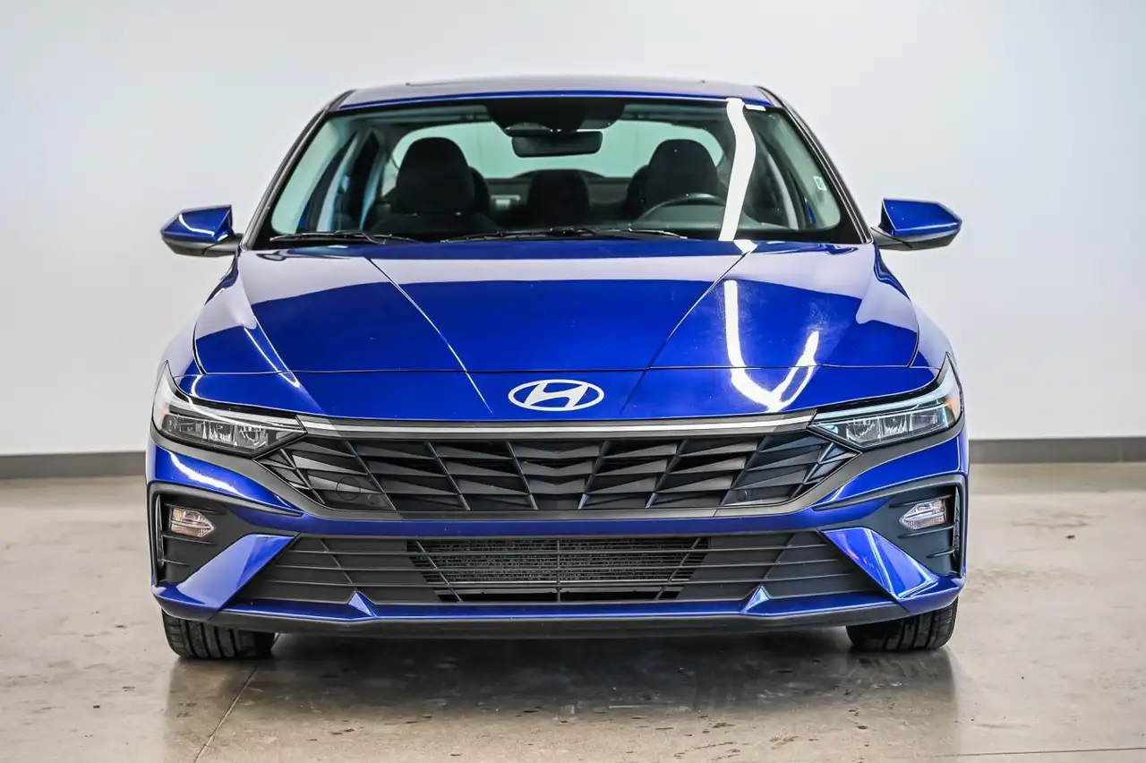 Hyundai ELANTRA fotografie Hyundai ELANTRA