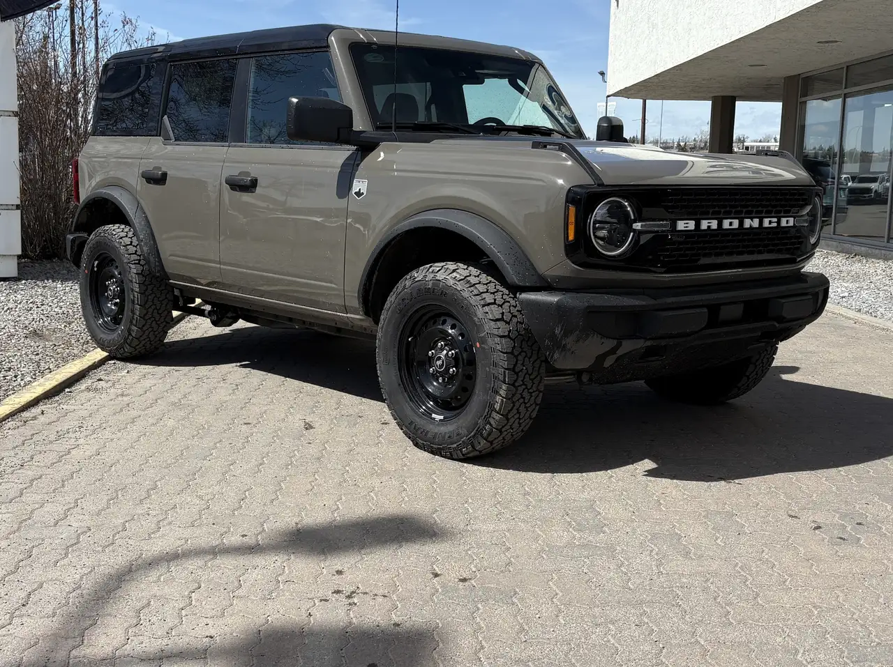Ford Bronco photo Ford Bronco