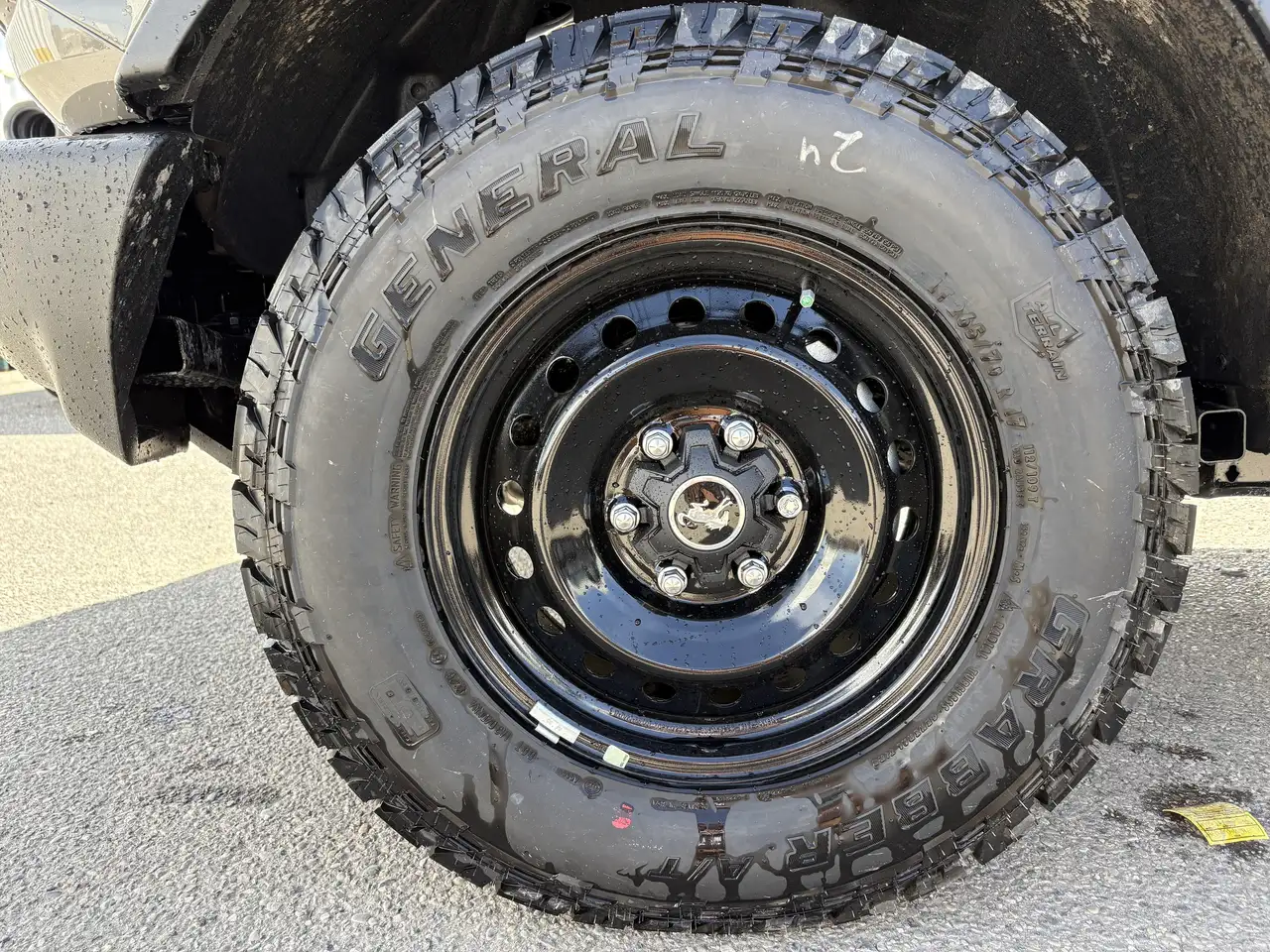 Ford Bronco photo Ford Bronco