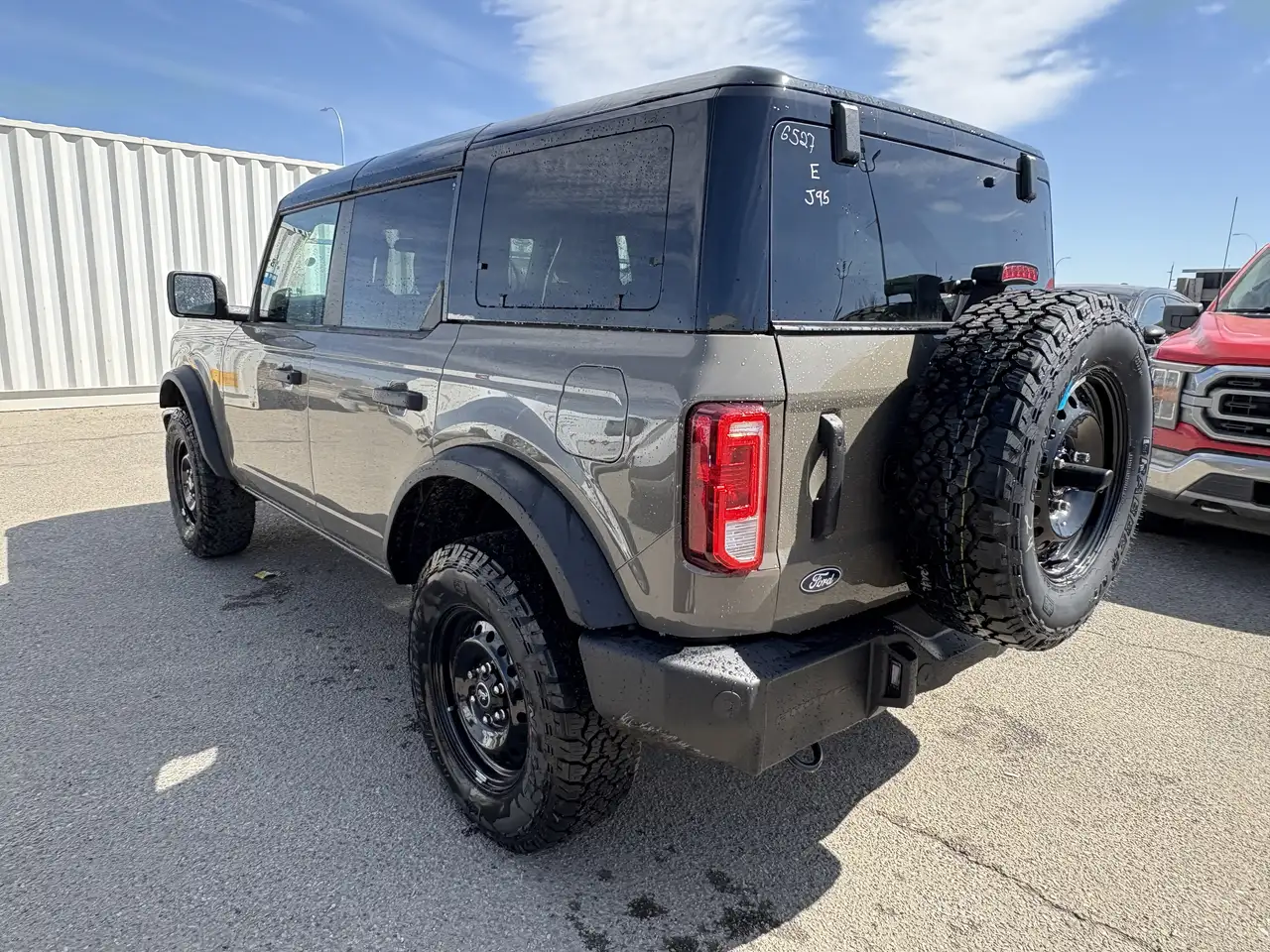 Ford Bronco photo Ford Bronco