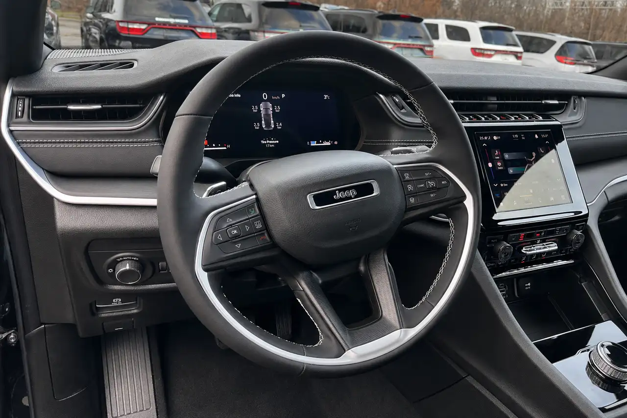 Jeep Grand Cherokee снимка Jeep Grand Cherokee