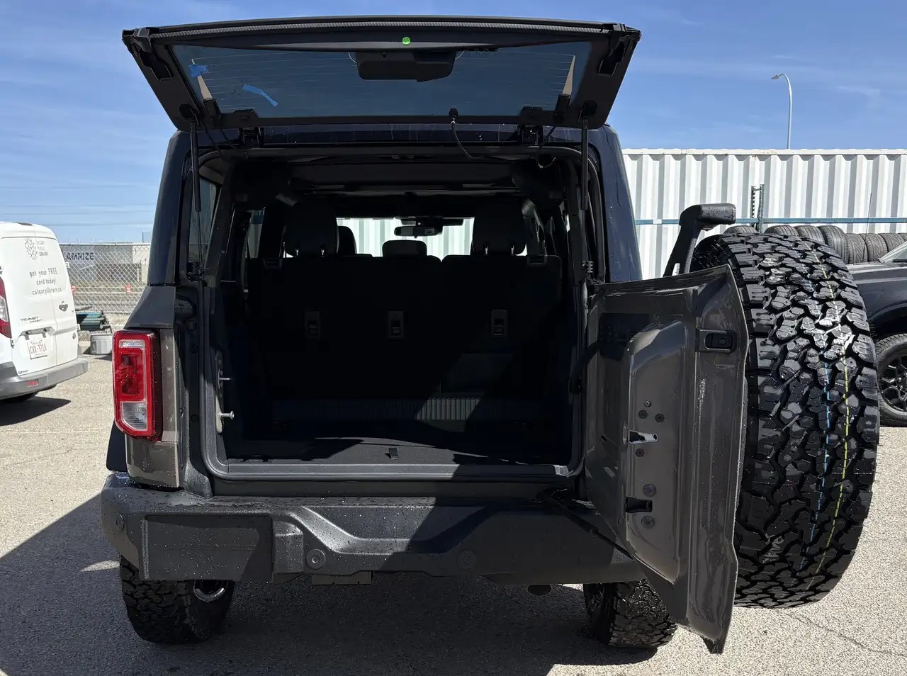 Ford Bronco photo Ford Bronco