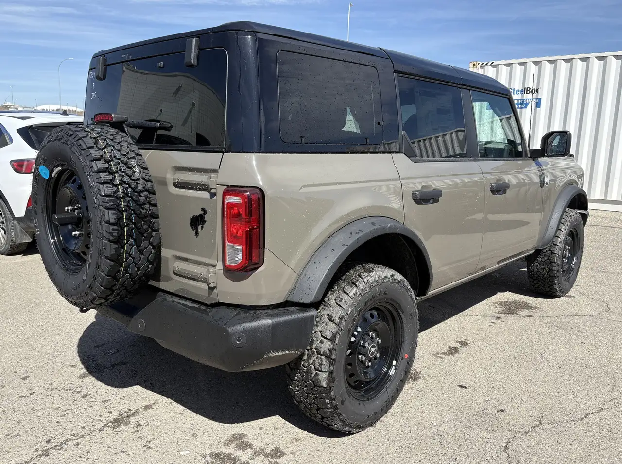 Ford Bronco photo Ford Bronco