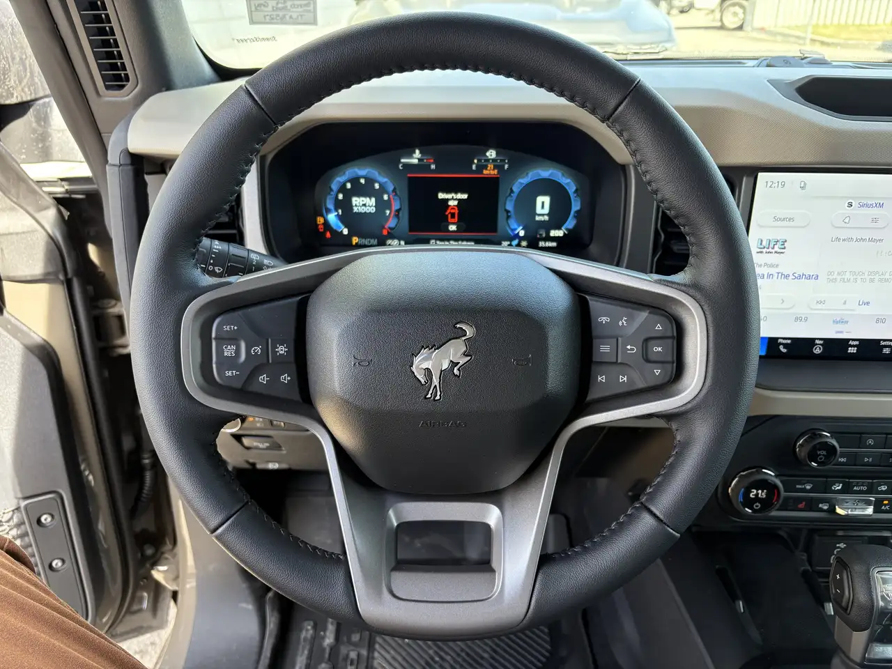 Ford Bronco photo Ford Bronco