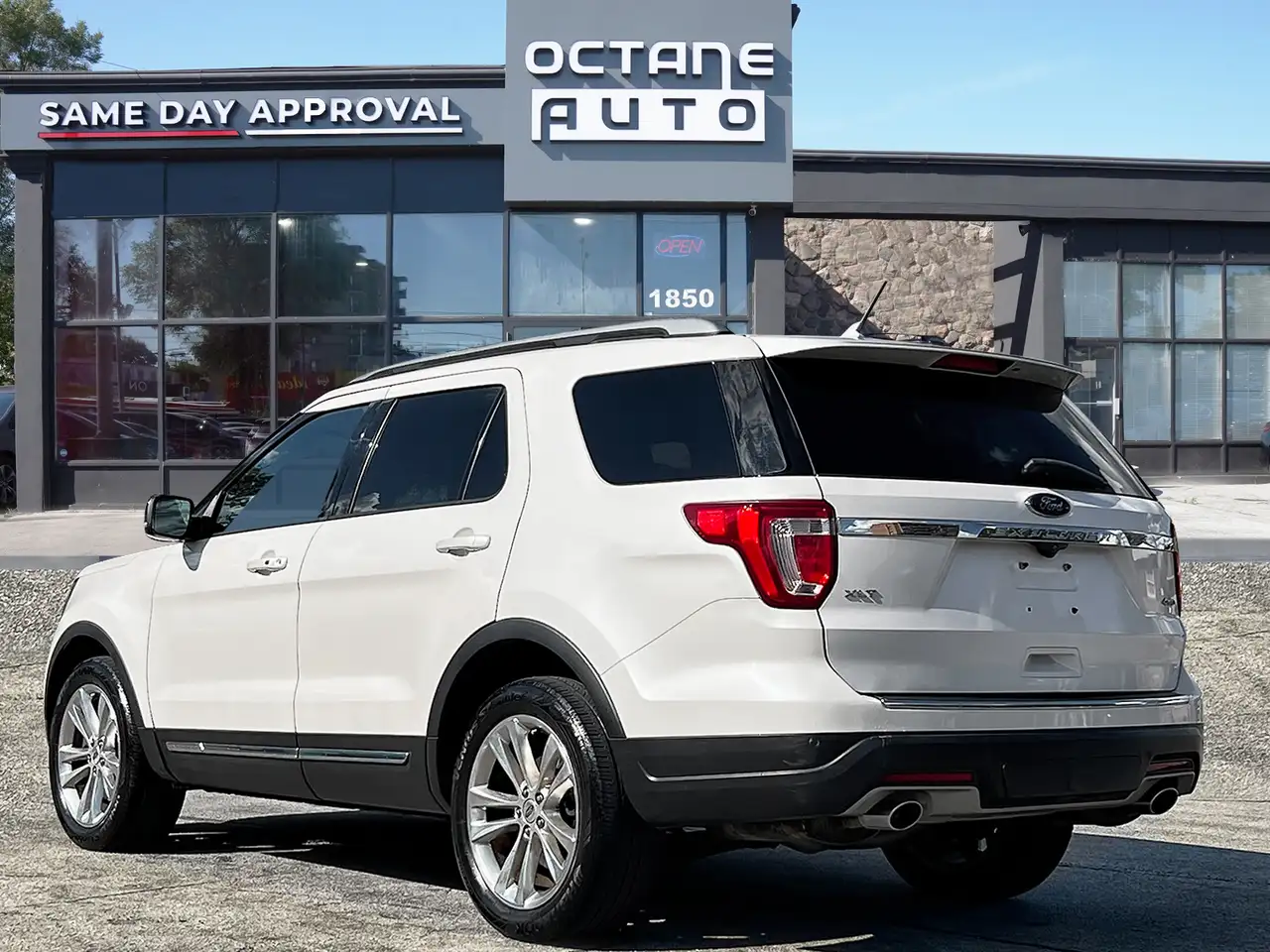 Ford Explorer photo Ford Explorer