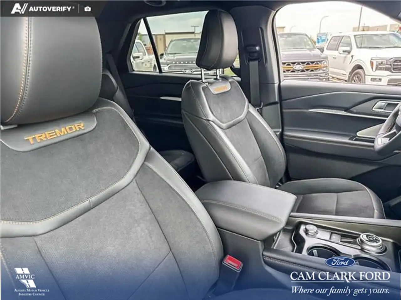Ford Explorer photo Ford Explorer