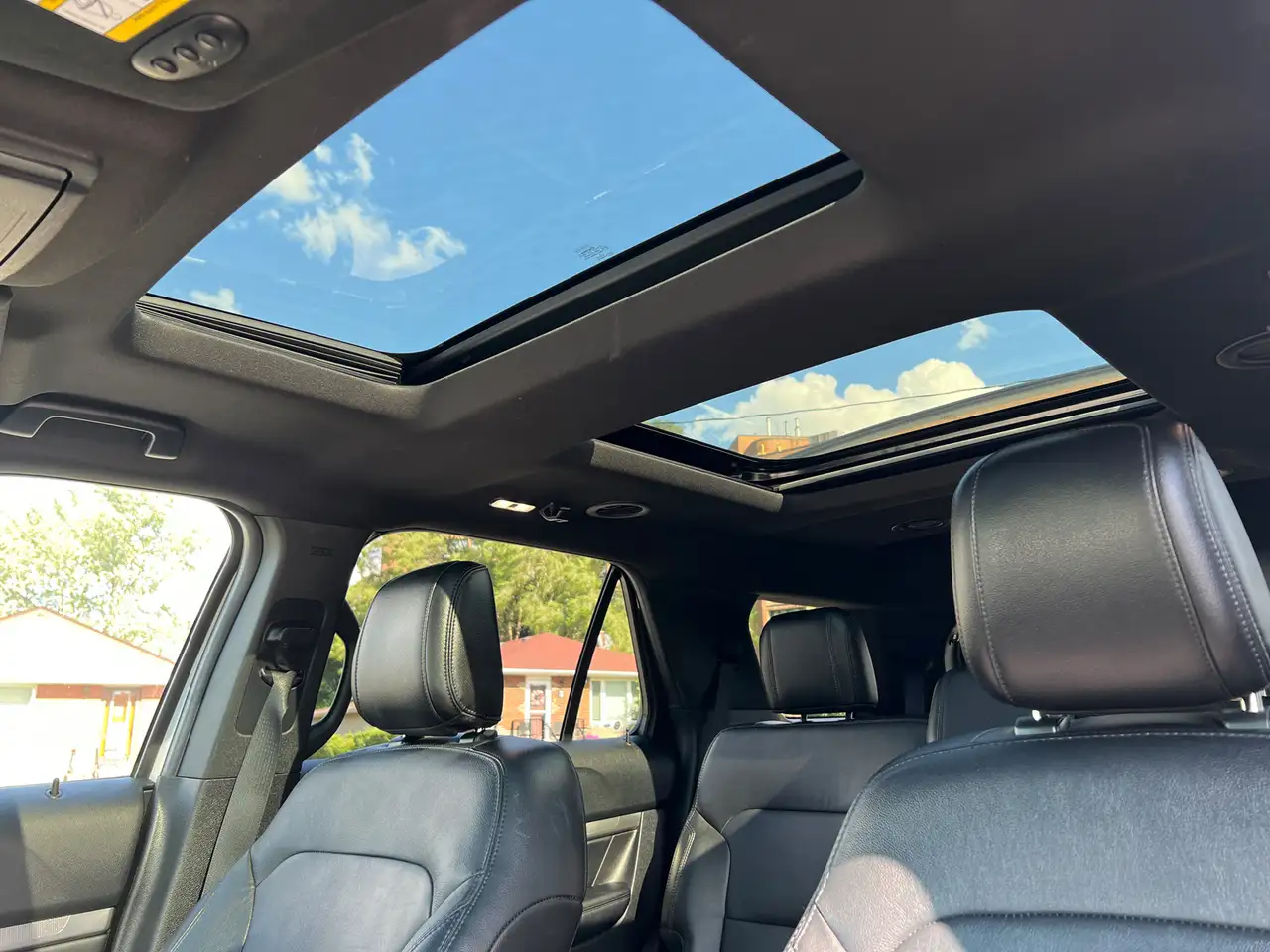Ford Explorer photo Ford Explorer