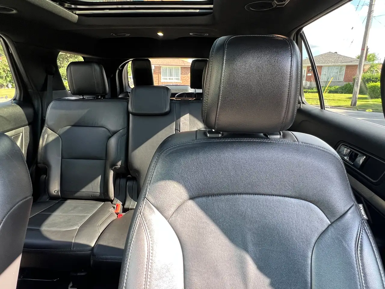 Ford Explorer photo Ford Explorer