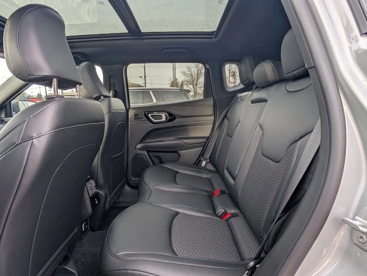 Jeep Compass photo Jeep Compass