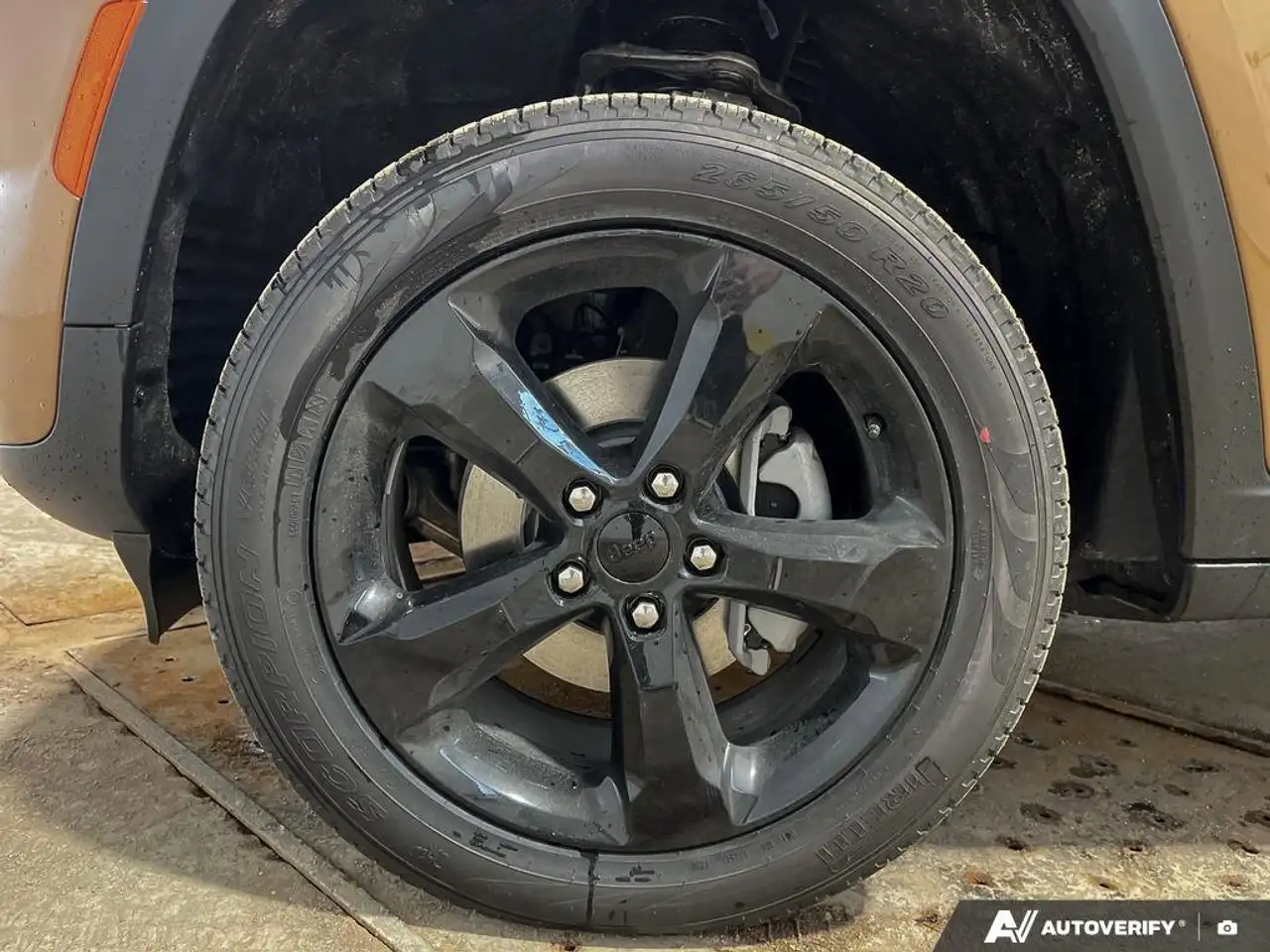 Jeep Grand Cherokee снимка Jeep Grand Cherokee