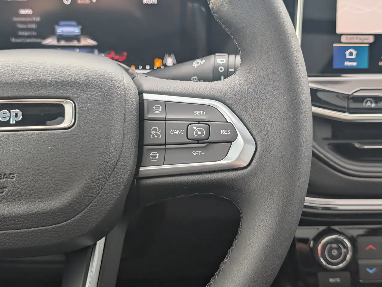 Jeep Compass photo Jeep Compass