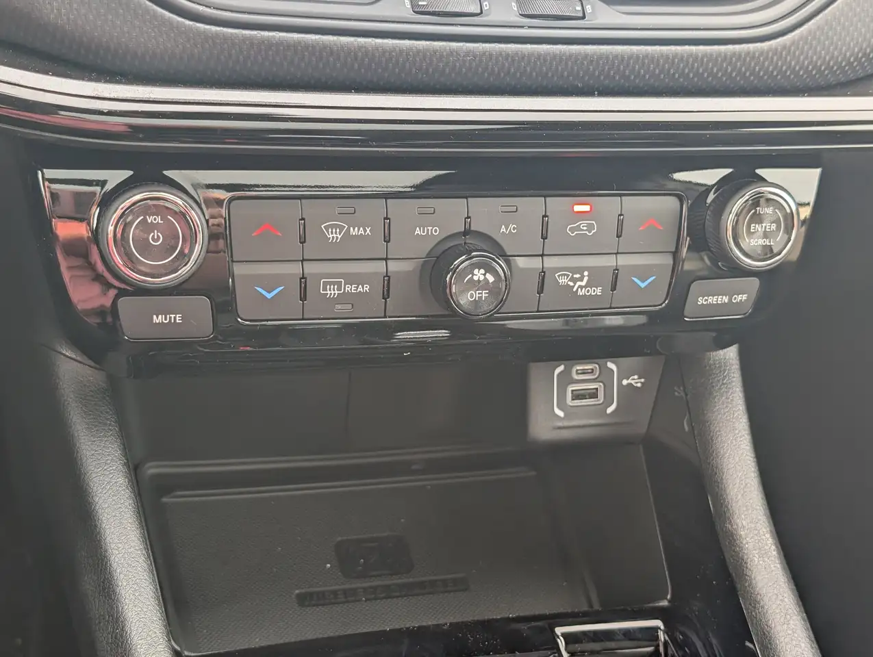 Jeep Compass photo Jeep Compass