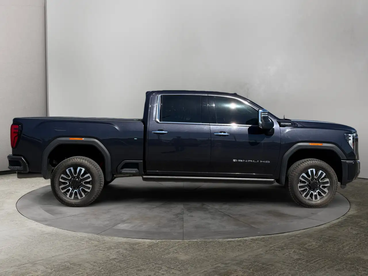 GMC Sierra 3500HD photo GMC Sierra 3500HD