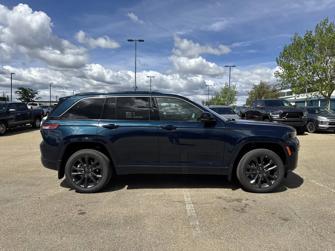 Jeep Grand Cherokee снимка Jeep Grand Cherokee