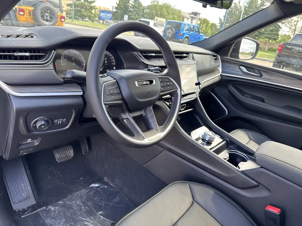 Jeep Grand Cherokee снимка Jeep Grand Cherokee