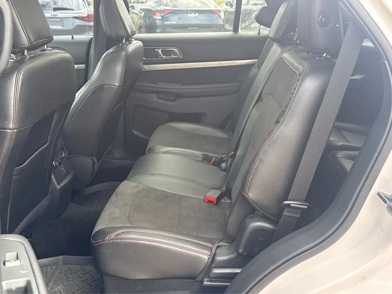 Ford Explorer photo Ford Explorer