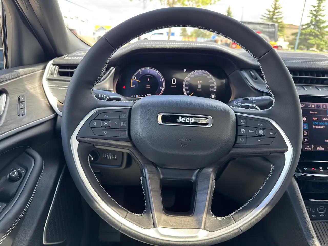 Jeep Grand Cherokee снимка Jeep Grand Cherokee