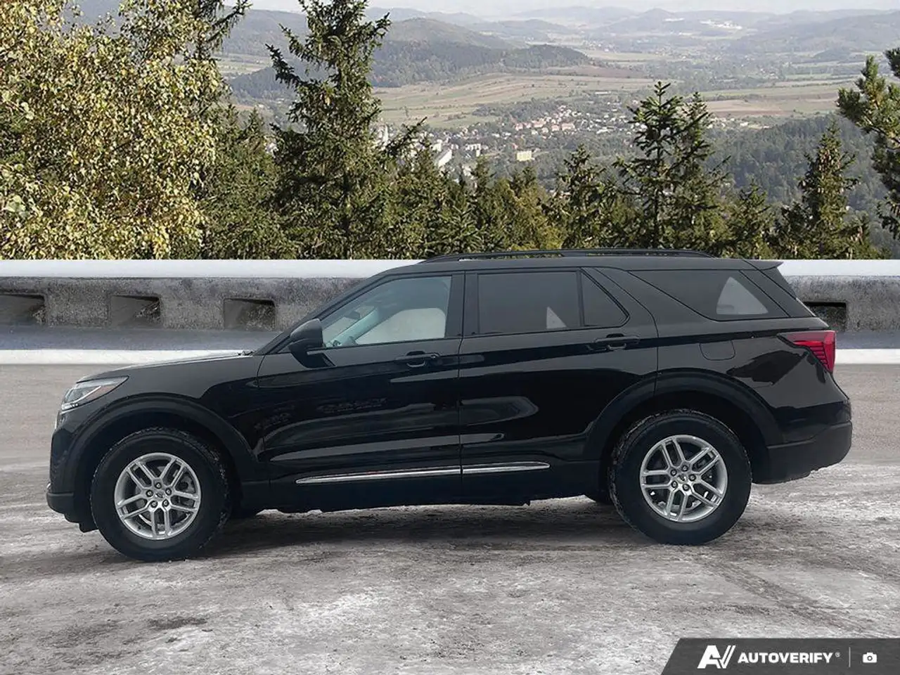 Ford Explorer photo Ford Explorer