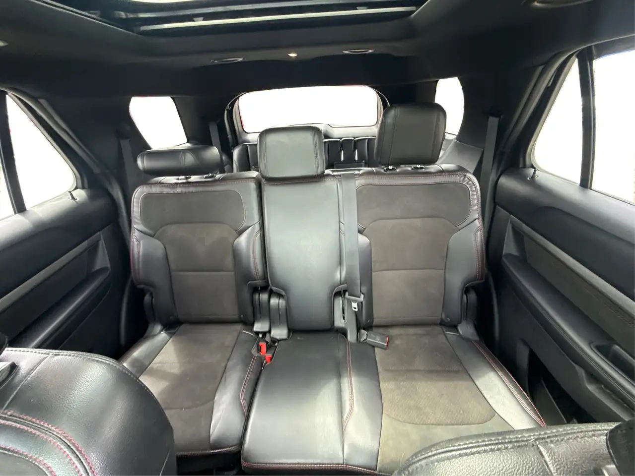 Ford Explorer photo Ford Explorer