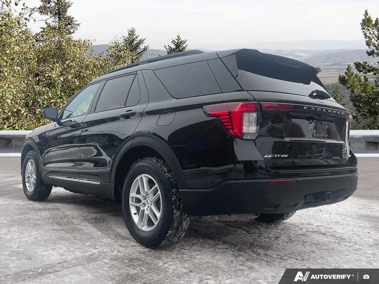 Ford Explorer photo Ford Explorer