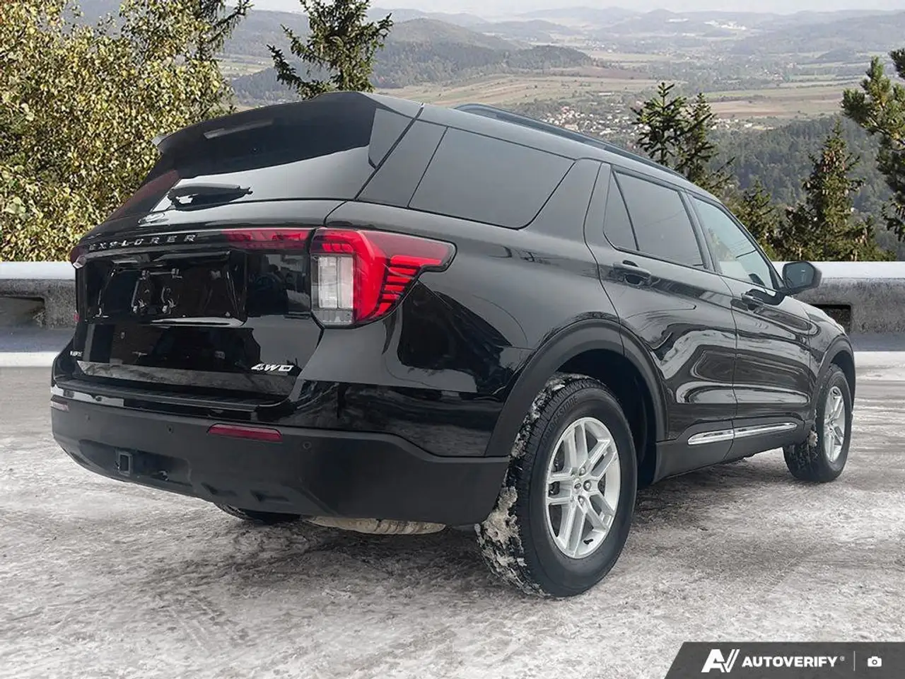 Ford Explorer photo Ford Explorer