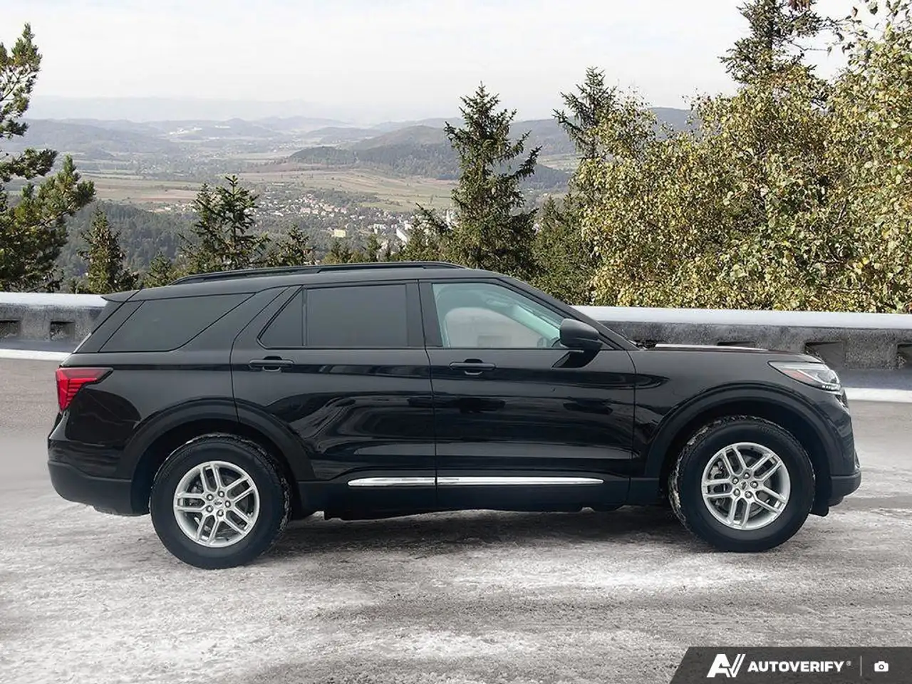 Ford Explorer photo Ford Explorer