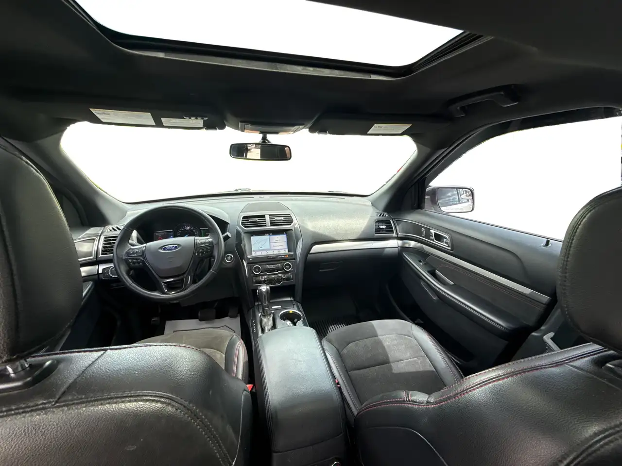 Ford Explorer photo Ford Explorer