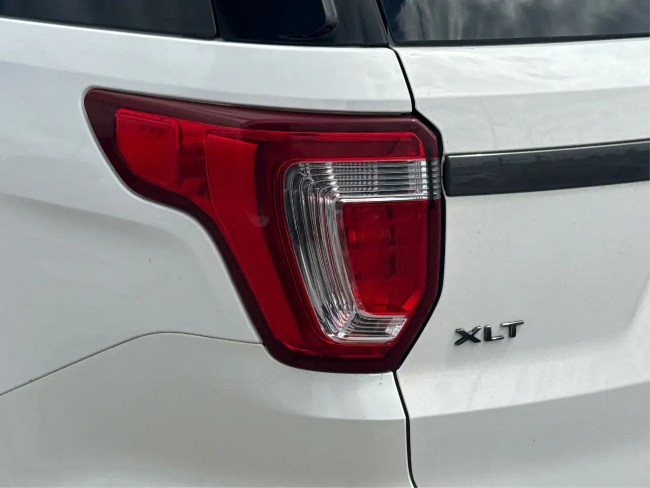 Ford Explorer photo Ford Explorer