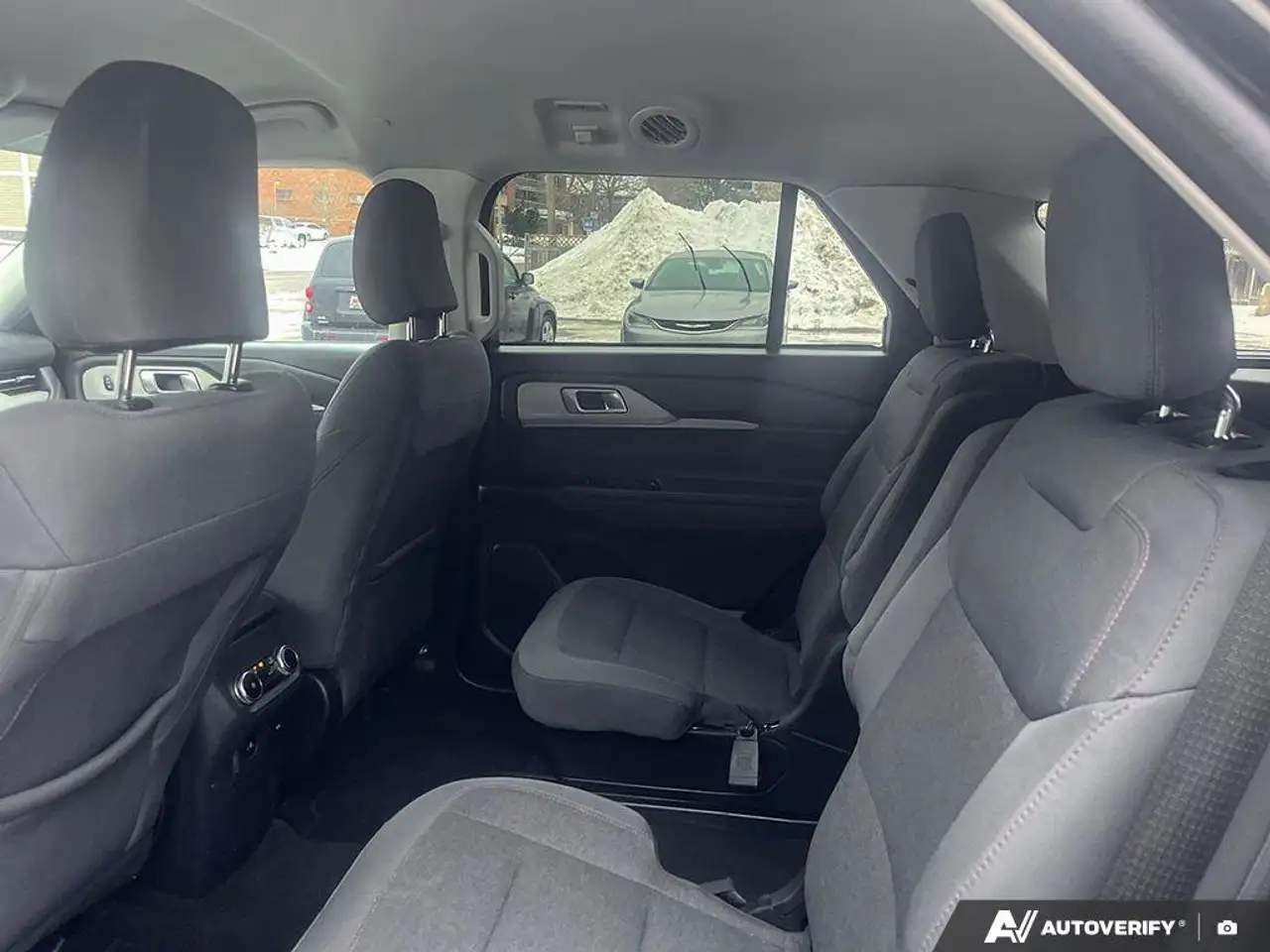 Ford Explorer photo Ford Explorer