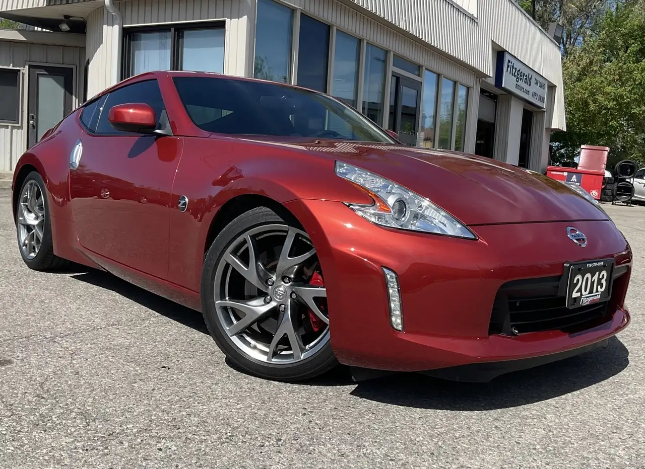 Nissan 370Z снимка Nissan 370Z
