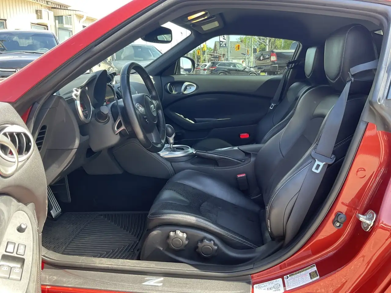 Nissan 370Z снимка Nissan 370Z