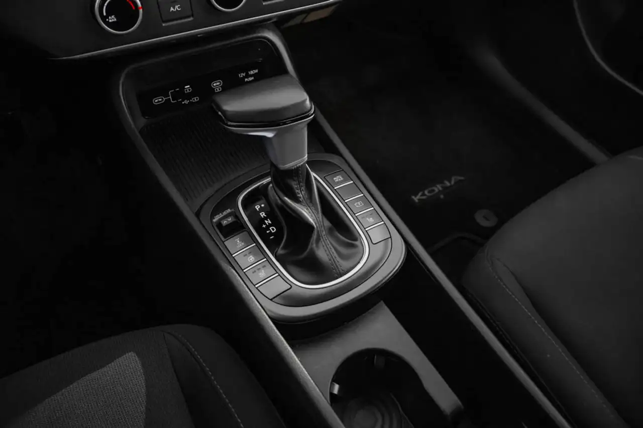 Hyundai KONA снимка Hyundai KONA