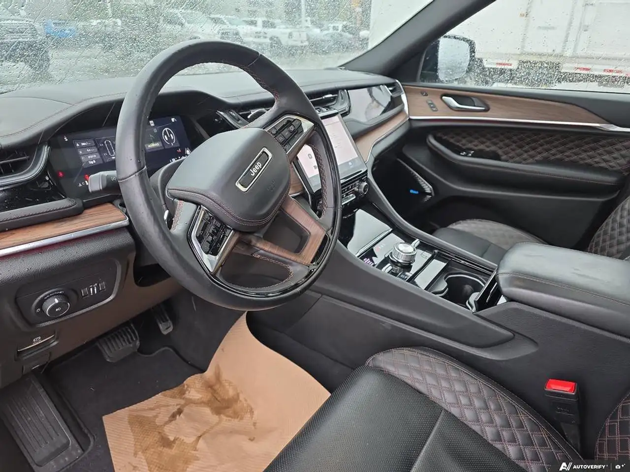 Jeep Grand Cherokee снимка Jeep Grand Cherokee