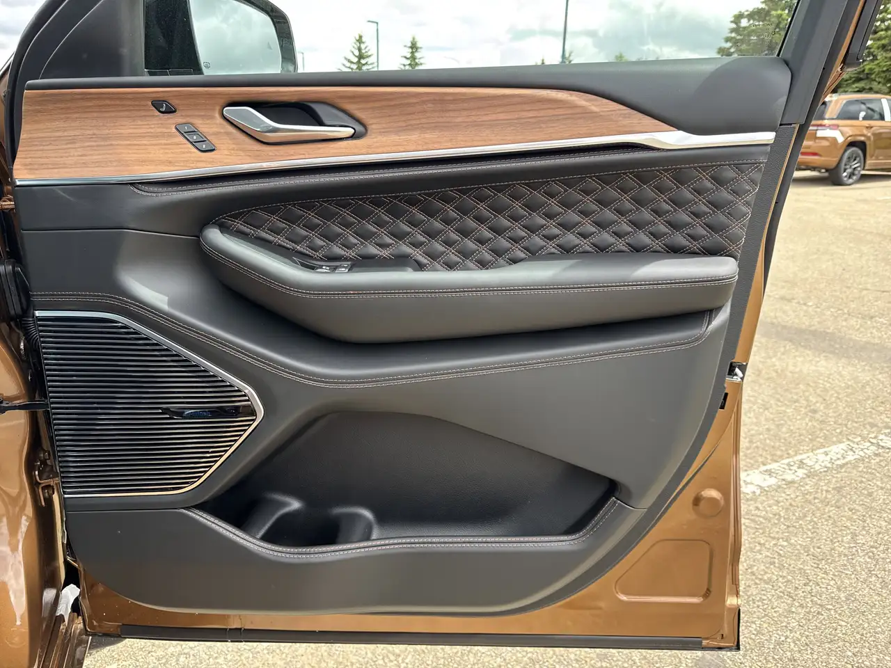 Jeep Grand Cherokee снимка Jeep Grand Cherokee