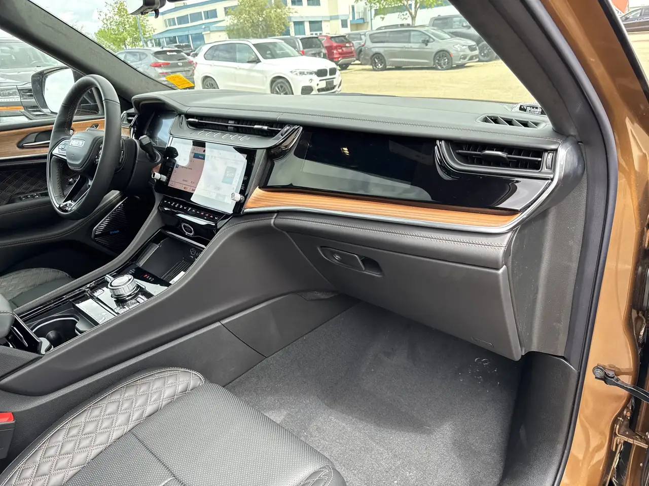 Jeep Grand Cherokee снимка Jeep Grand Cherokee