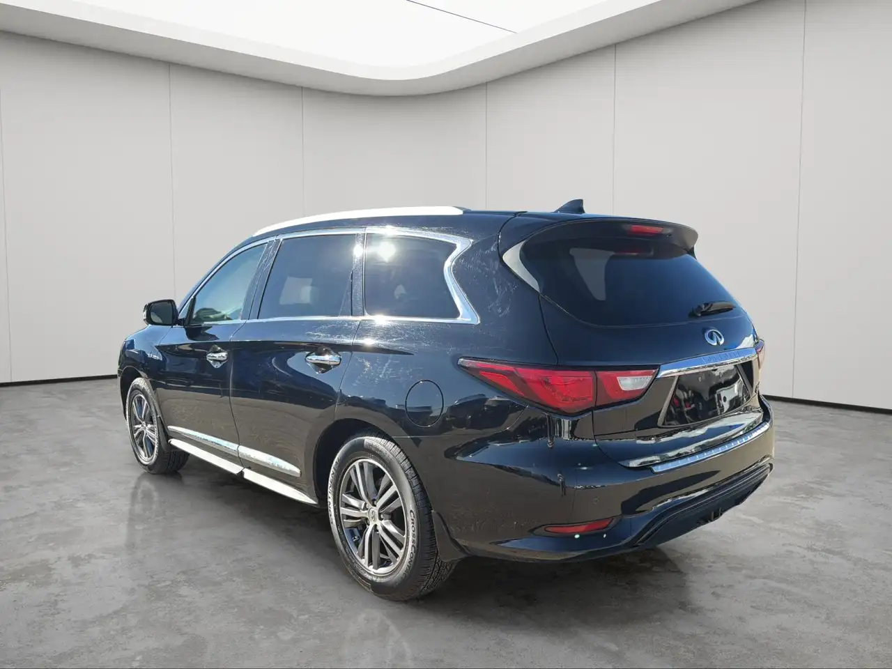Infiniti QX60 снимка Infiniti QX60