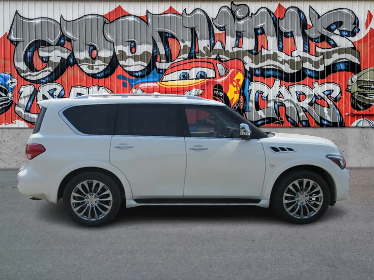 Infiniti QX80 снимка Infiniti QX80