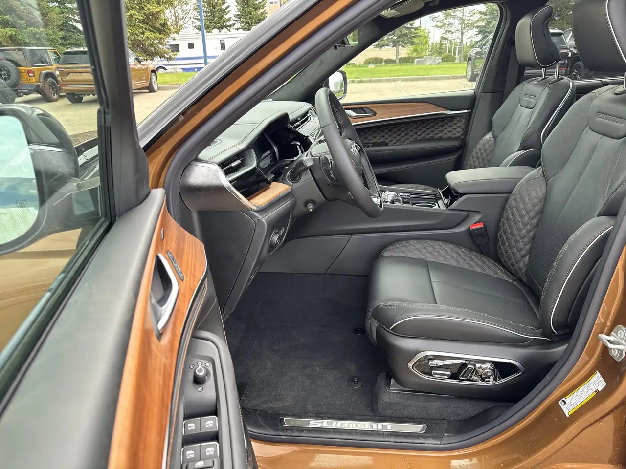 Jeep Grand Cherokee снимка Jeep Grand Cherokee