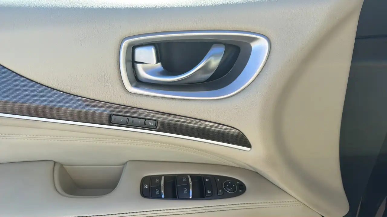 Infiniti QX60 снимка Infiniti QX60