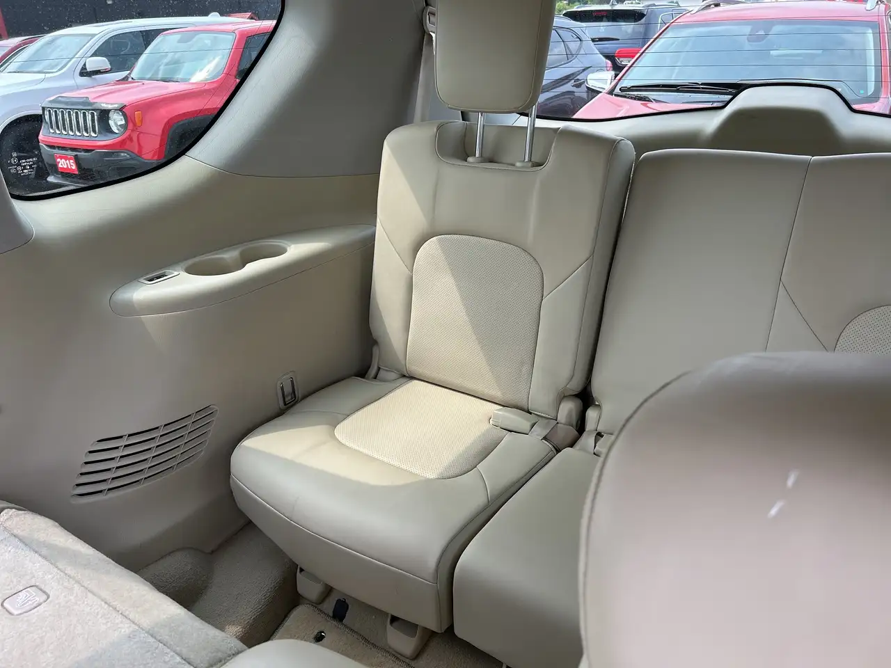 Infiniti QX80 снимка Infiniti QX80