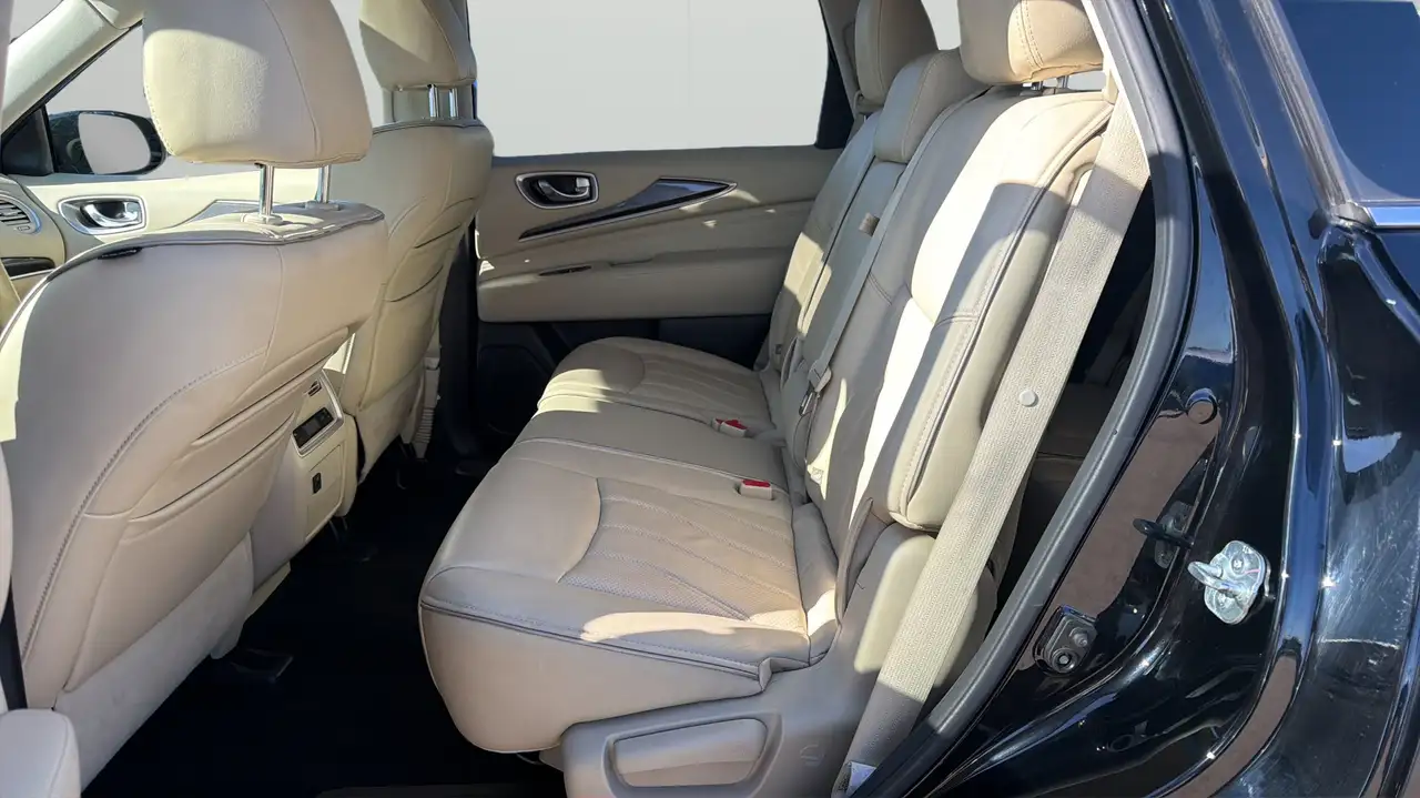 Infiniti QX60 снимка Infiniti QX60