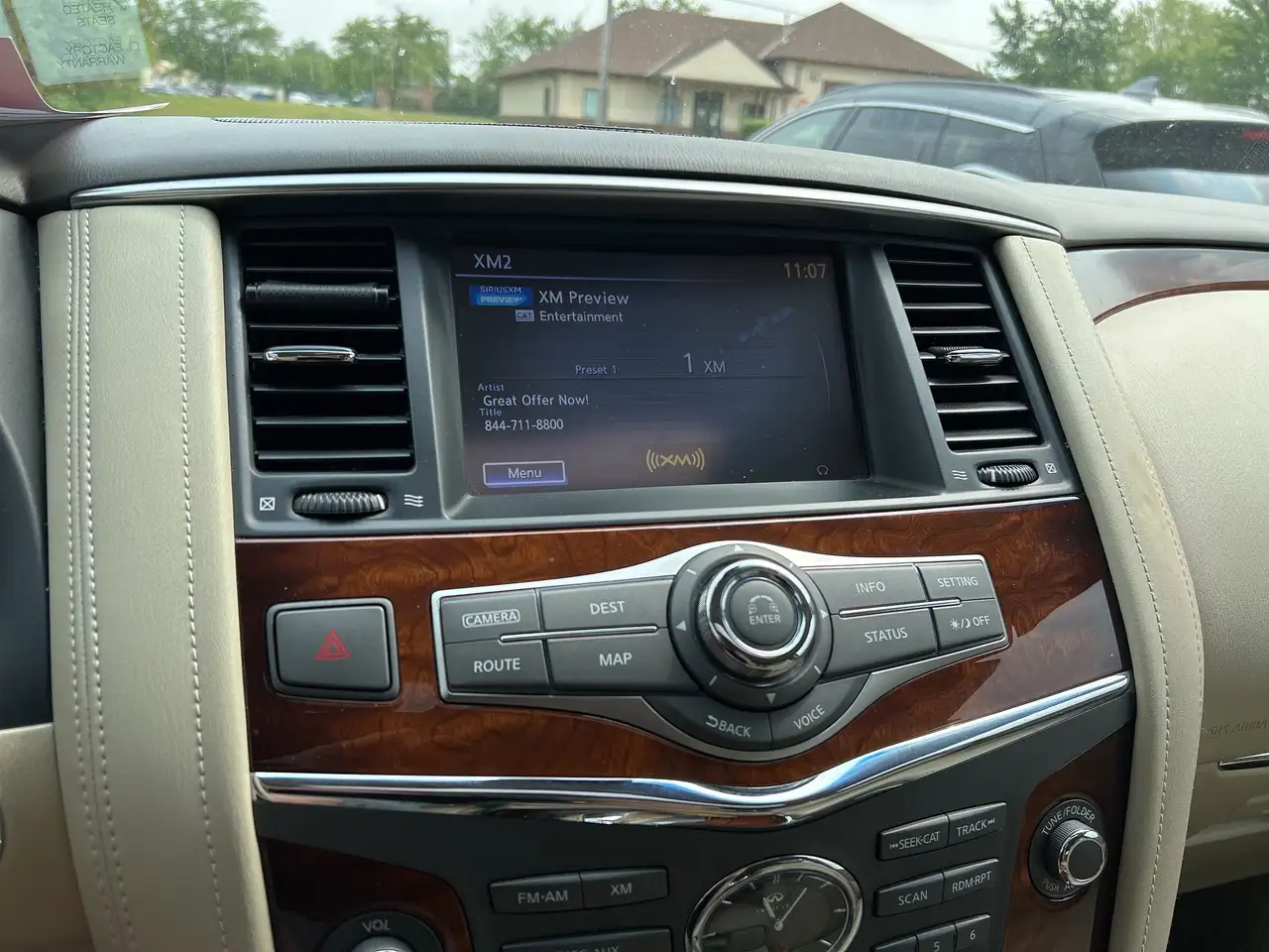 Infiniti QX80 снимка Infiniti QX80