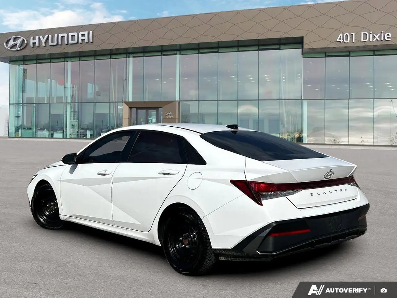 Hyundai ELANTRA снимка Hyundai ELANTRA
