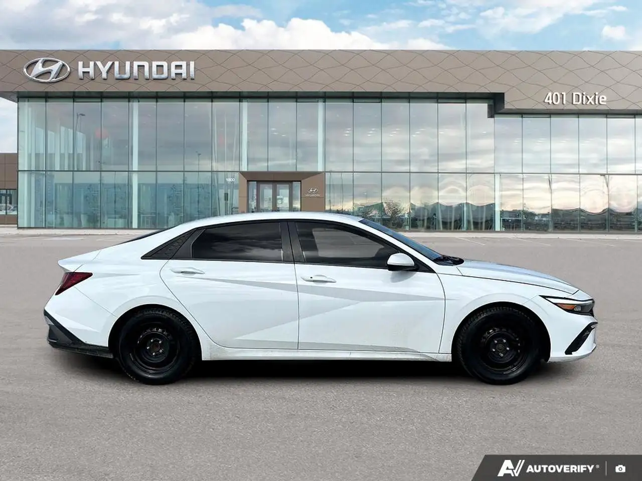 Hyundai ELANTRA снимка Hyundai ELANTRA